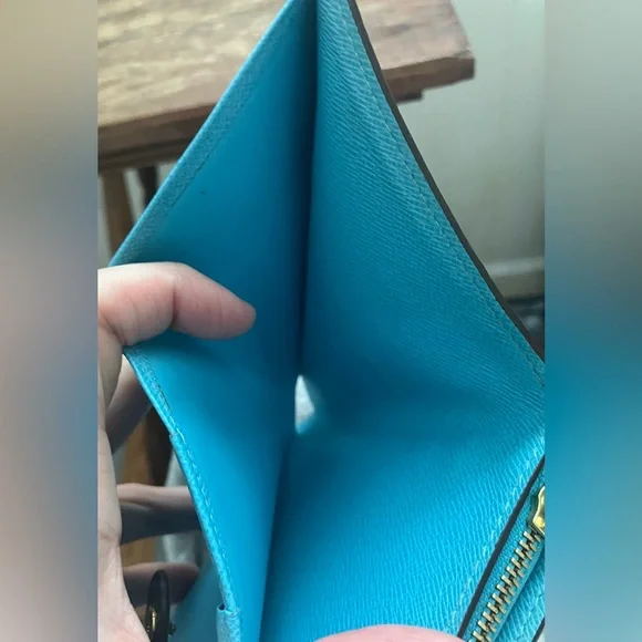 Authentic Louis Vuitton “Groom Portefeuille” monogram canvas compact wallet - Picture 8 of 9